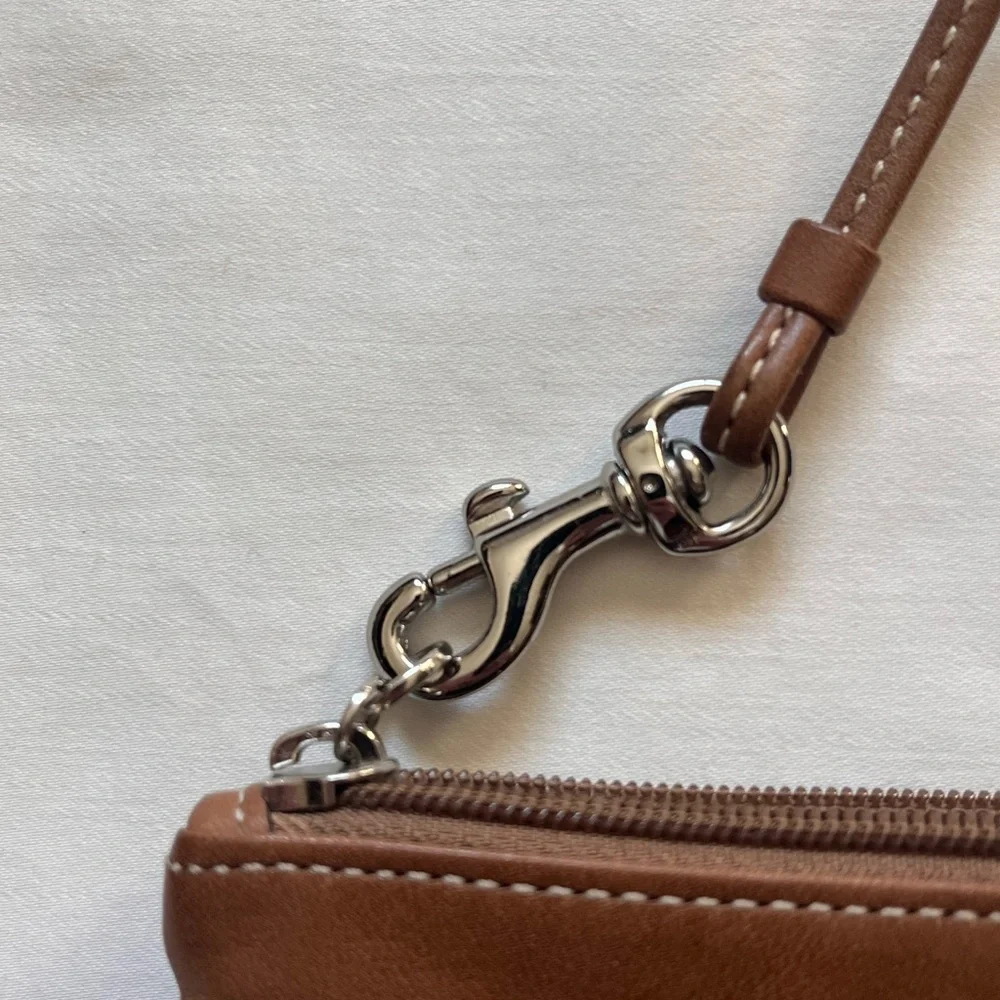 Coach Vintage Quality Smooth Leather Wristlet With Silver Hardware and Buckle - Picture 6 of 8